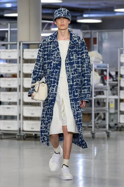 Look 32